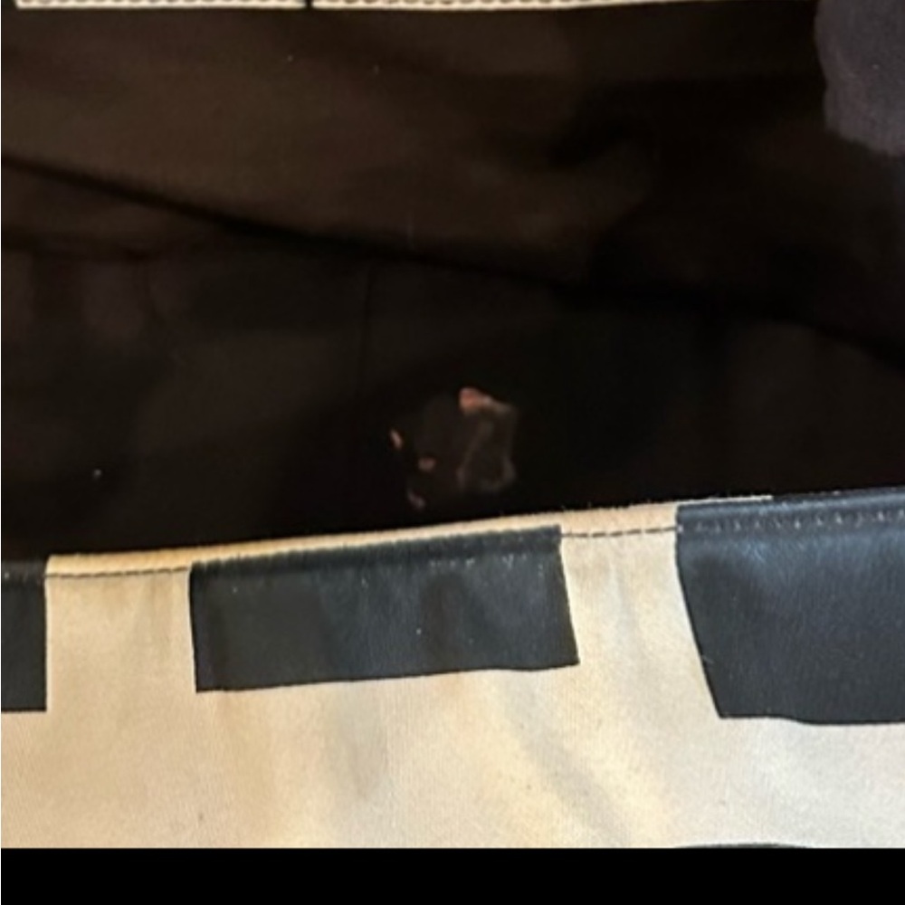 Spacious Black and Cream Geometric Tote Bag. Great carry on or fun beach bag - Picture 10 of 11